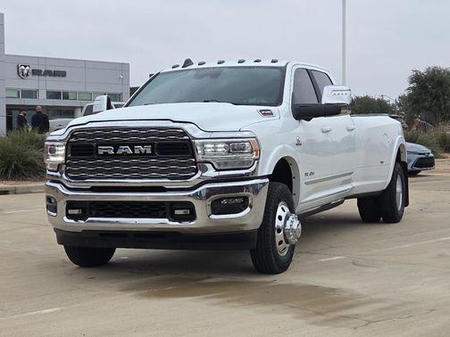 2024 RAM 3500 Limited Crew Cab 4x4 8' Box