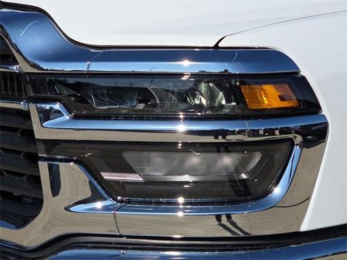 2026 RAM 2500 Tradesman Crew Cab 4x4 6'4' Box