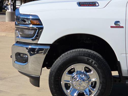 2026 RAM 2500 Tradesman Crew Cab 4x4 6'4' Box