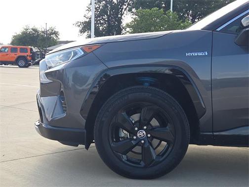 2020 Toyota RAV4 Hybrid SE