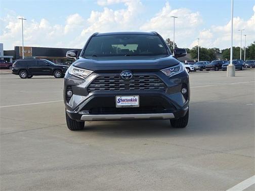 2020 Toyota RAV4 Hybrid SE