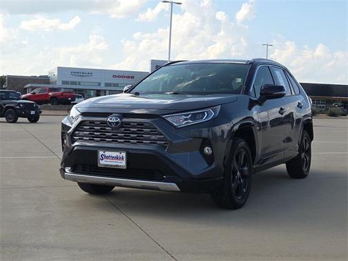 2020 Toyota RAV4 Hybrid SE