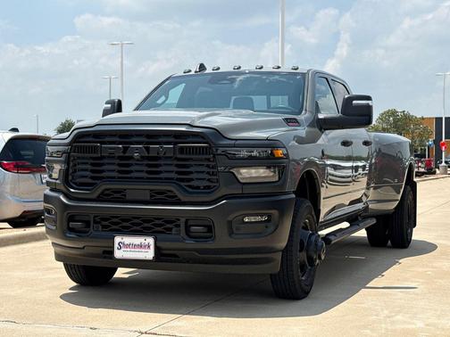 Ceramic Gray Clearcoat 2026 RAM 3500 Tradesman Crew Cab 4x4 8' Box