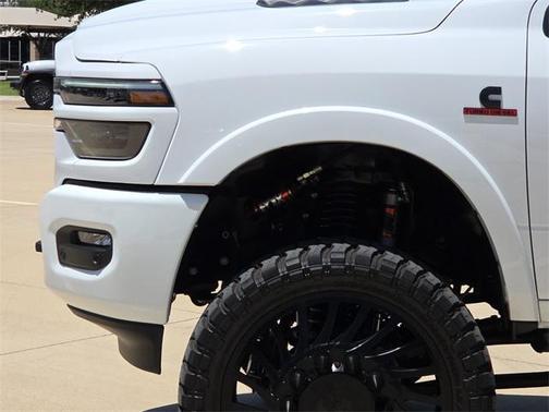 2025 RAM 3500 Limited Crew Cab 4x4 8' Box
