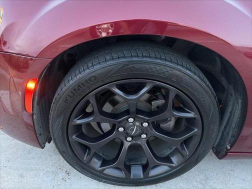 2020 Chrysler 300 Touring