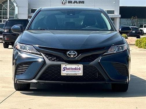 2019 Toyota Camry SE