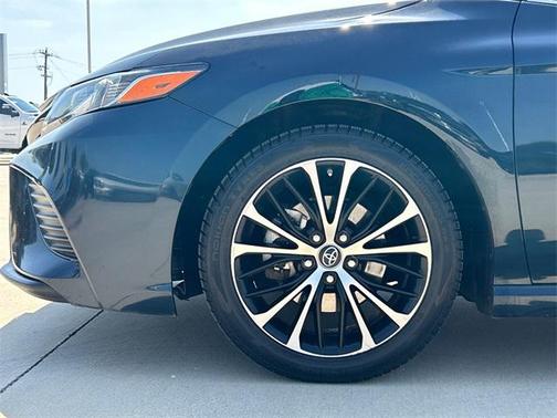 2019 Toyota Camry SE