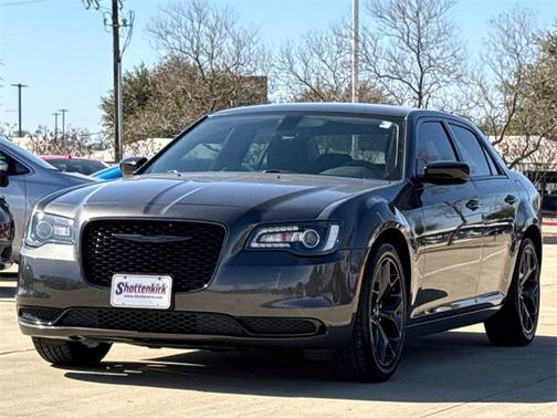 2023 Chrysler 300 Touring