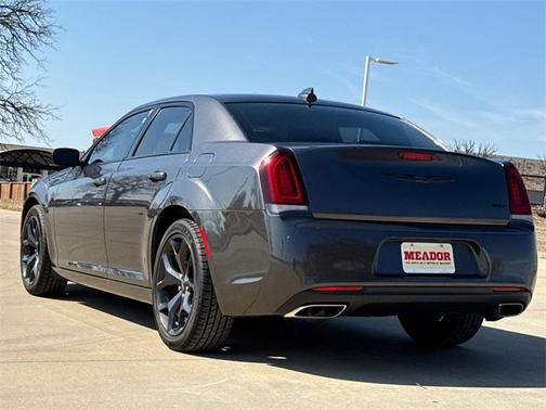 2023 Chrysler 300 Touring