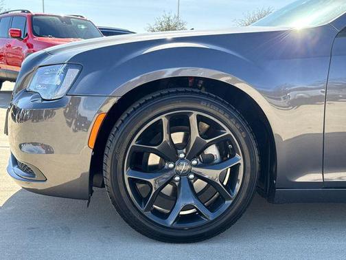 2023 Chrysler 300 Touring