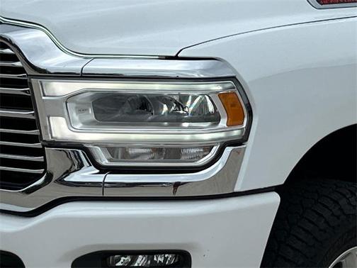 2023 RAM 2500 Laramie Crew Cab 4x4 6'4' Box