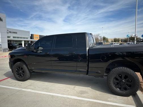 2024 RAM 2500 Laramie Crew Cab 4x4 6'4' Box