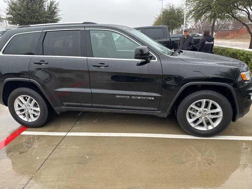 2017 Jeep Grand Cherokee Laredo