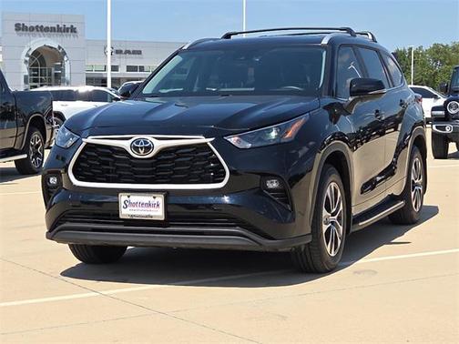 2023 Toyota Highlander XLE