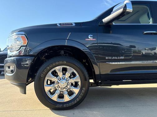 Maximum Steel Metallic Clearcoat 2021 RAM 3500 Limited Crew Cab 4x2 6'4' Box