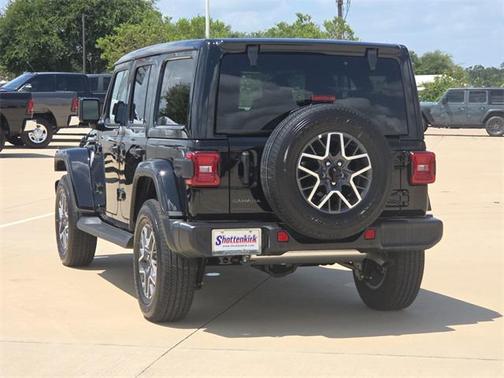 2025 Jeep Wrangler 4-Door Sahara 4x4