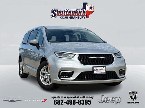 Silver Mist Clearcoat 2023 Chrysler Pacifica Touring L
