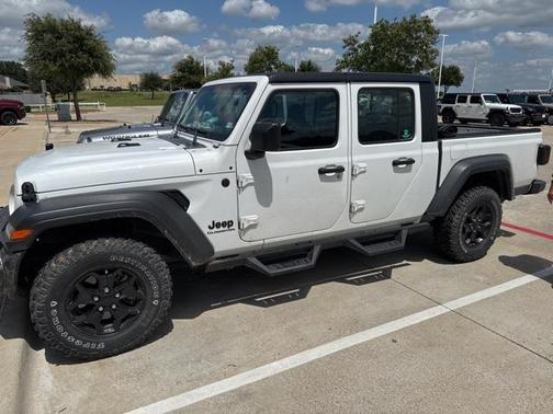 2022 Jeep Gladiator Sport