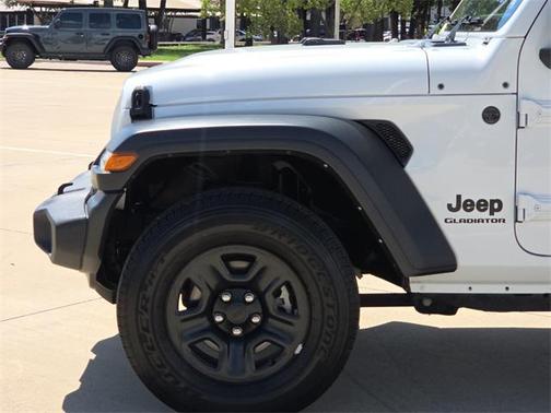2022 Jeep Gladiator Sport