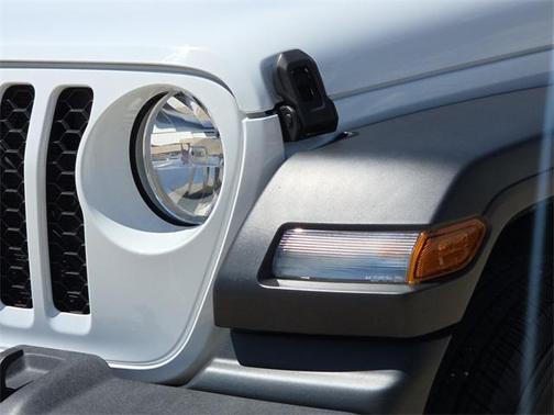 2022 Jeep Gladiator Sport