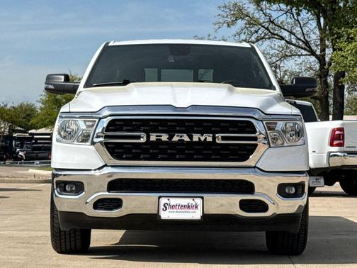 Bright White Clearcoat 2023 RAM 1500 Big Horn/Lone Star