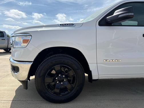 Bright White Clearcoat 2023 RAM 1500 Big Horn/Lone Star