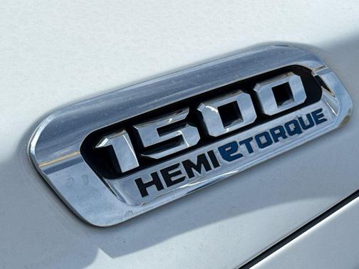 Bright White Clearcoat 2023 RAM 1500 Big Horn/Lone Star