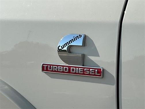 2019 RAM 2500 Laramie Crew Cab 4x4 8' Box