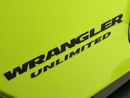 Hypergreen Clearcoat 2016 Jeep Wrangler Unlimited Rubicon