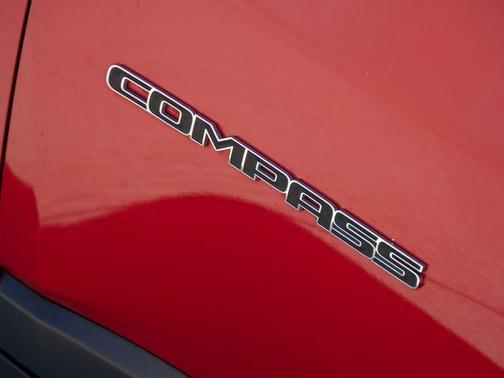 Red Hot Pearlcoat 2025 Jeep Compass Limited