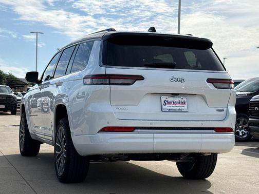Bright White Clearcoat 2026 Jeep Grand Cherokee L Summit