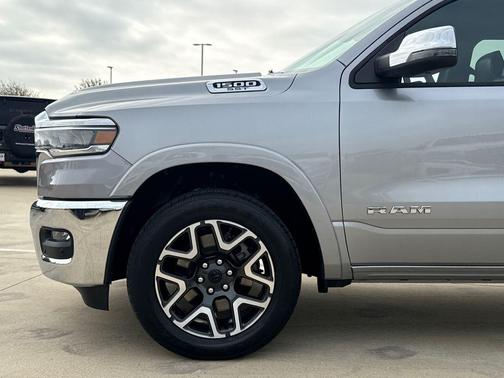 Billet Silver Metallic Clearcoat 2025 RAM 1500 Laramie