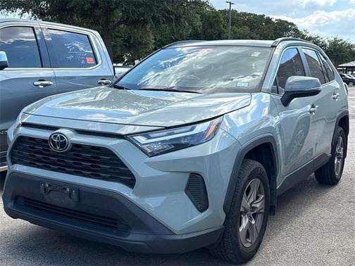 2022 Toyota RAV4 XLE