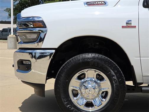 2025 RAM 2500 Tradesman Crew Cab 4x4 6'4' Box