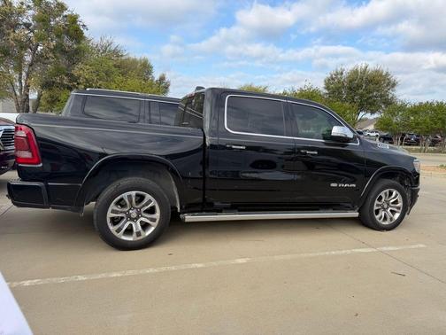 Diamond Black Crystal Pearlcoat 2022 RAM 1500 Longhorn