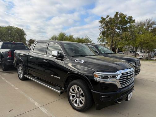 Diamond Black Crystal Pearlcoat 2022 RAM 1500 Longhorn