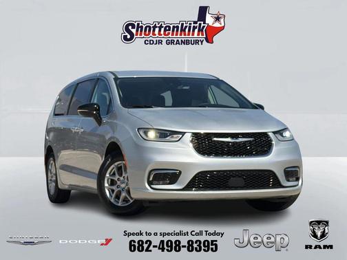 Silver Mist Clearcoat 2024 Chrysler Pacifica Touring L