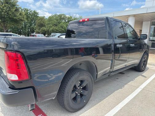 Diamond Black Crystal Pearlcoat 2021 RAM 1500 Tradesman