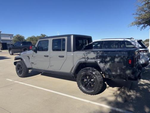 2022 Jeep Gladiator Willys 4x4