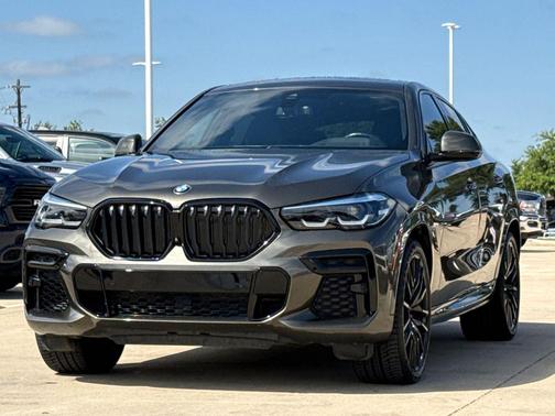 Manhattan Green Metallic 2023 BMW X6 xDrive40i