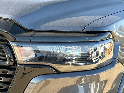 Granite Crystal Metallic Clearcoat 2026 RAM 1500 Big Horn/Lone Star