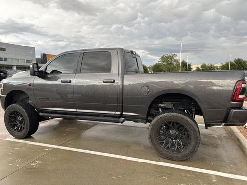 2023 RAM 2500 Laramie Crew Cab 4x4 6'4' Box