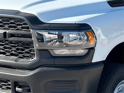 2024 RAM 2500 Tradesman Crew Cab 4x4 6'4' Box
