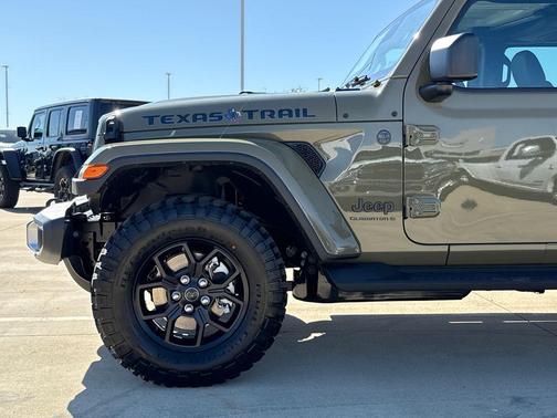 41 2026 Jeep Gladiator Texas Trail 4x4