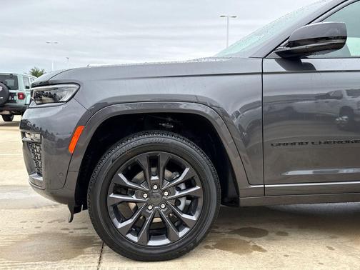 Baltic Gray Metallic Clearcoat 2026 Jeep Grand Cherokee Limited