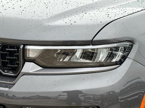 Baltic Gray Metallic Clearcoat 2026 Jeep Grand Cherokee Limited