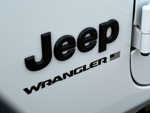 Bright White Clearcoat 2024 Jeep Wrangler Sport