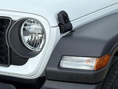 Bright White Clearcoat 2024 Jeep Wrangler Sport