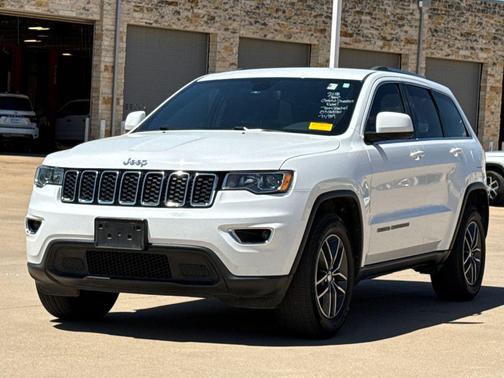 Bright White Clearcoat 2018 Jeep Grand Cherokee Laredo E