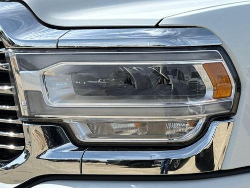 Bright White Clearcoat 2024 RAM 2500 Laramie Crew Cab 4x4 6'4' Box